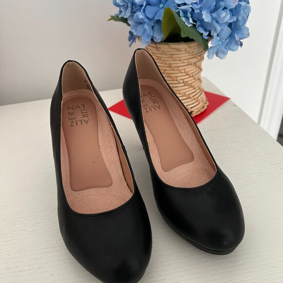 Leather Black Pumps - Picture 2 of 4